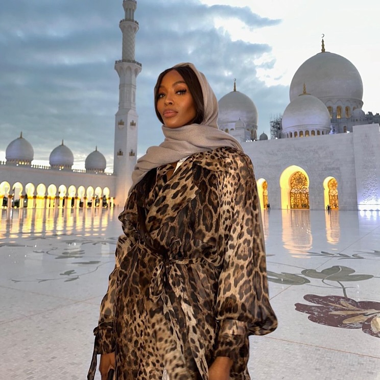 Our heart, our home, the UAE! Working in both English and Arabic, our network also extends to offer Russian speaking and Chinese comms too! 🇦🇪